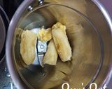 A picture of step 1 of Frozen Banana Lassi.