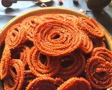 A picture of step 5 of Bhajani chakli.
