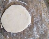 A picture of step 5 of Stuffed pizza bun.
