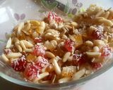 Foto del paso 4 de la receta Merengues con Frutos secos y Fruta Escarchada