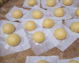 Foto langkah ke 5 dari resep Donat Ubi Kuning.