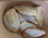รูปขั้นตอนการทำที่ 2 ของ ปีกไก่ทอดน้ำปลา หม้อทอดไร้น้ำมัน (สูตรหนังกรอบ)