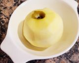 Foto del paso 1 de la receta Manzana asada con queso y mermelada 🍎😋