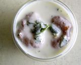 A picture of step 4 of Thayir vadai.