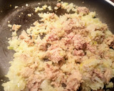 Foto del paso 2 de la receta: Espaguetis con atún y especias