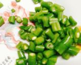Hình bước làm 1 của món Cơm rang trứng cuộn