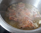 Foto del paso 2 de la receta: Rape en salsa de langostino