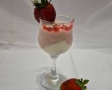 Foto langkah ke 4 dari resep Yogurt Susu Strawberry Merah Putih.