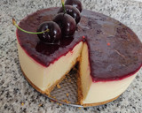 Foto del paso 4 de la receta: Tarta de queso, chocolate blanco y mermelada de cerezas 🍒