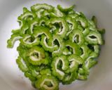 Foto langkah ke 1 dari resep Tumis Pare Teri.