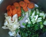 Foto langkah ke 1 dari resep Sop Ayam.