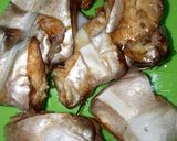 Foto langkah ke 1 dari resep Ikan Asap Kuah Santan.