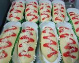 Foto langkah ke 7 dari resep Strawberry Streusel Bread (Roti Manis Strawberry Crumble).