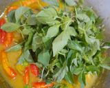 Foto langkah ke 5 dari resep Ayam Daun Kemangi by Jesslyn Orlane.