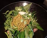 Foto langkah ke 3 dari resep Oseng Bunga Pepaya.