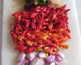 Foto langkah ke 3 dari resep Lele pedas manis.
