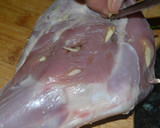 Foto del paso 2 de la receta: Pierna de cordero lechal a la francesa