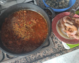 Foto del paso 4 de la receta: Rape con berberechos gambas y guisantes