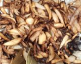 A picture of step 4 of Sindhi pulav.
