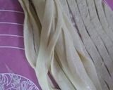 A picture of step 3 of Lacha paratha.