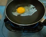 Foto langkah ke 3 dari resep Telur ceplok teflon.