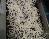 Foto langkah ke 5 dari resep Brownise Panggang Topping Keju.