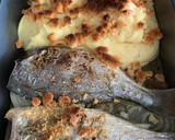 Foto del paso 3 de la receta: Dorada al horno al toque de limón y especias con puré de patata con crosta