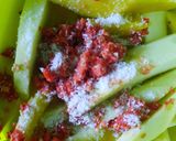 Foto langkah ke 5 dari resep Mangga cabe garam.