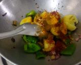 આલુ કેપ્સીકમ નું શાક (Aloo Capsicum Shak Recipe In Gujarati) રેસીપી સ્ટેપ4ફોટો