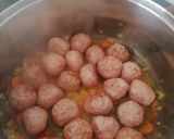 Foto del paso 3 de la receta: Albóndigas con verduras en salsa de tomate