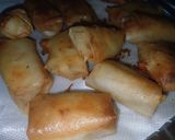 صورة لخطوة 4 من وصفة سبرينج رول بالجبن🫔😋