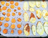 Foto del passaggio 4 della ricetta Branzino agli Aromi su Crema di Patate e Carote