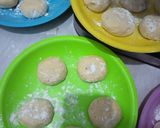 Foto langkah ke 4 dari resep Banana Milk Donut.