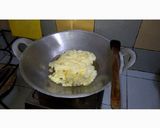 Foto langkah ke 2 dari resep Telur gondrong saus.