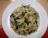 Hình bước làm 3 của món Su hào xào cần tỏi