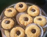 Foto langkah ke 5 dari resep 19. Blueberry Thumbprint Cookies.