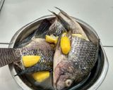 Foto langkah ke 1 dari resep Mujair sup asam pedas.