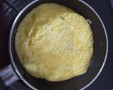 Foto langkah ke 2 dari resep 296. Omelet Keju.