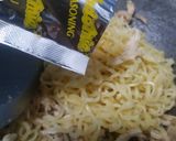 Foto langkah ke 3 dari resep Sosis Solo Ayam mie.