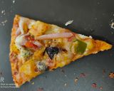 थिन क्रस्ट पनीर पिज़्ज़ा (Thin Crust paneer pizza recipe in hindi) रेसिपी चरण 4 फोटो