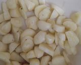 A picture of step 1 of Garlic paste.