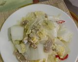 Foto langkah ke 3 dari resep 06. Tumis sawi putih sosis telur simple segerr favorit keluarga.