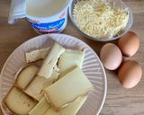 Une image de l'étape 5 de Tarte salée fondue de poireaux, lardons fumés, oignons et raclette.