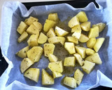 Foto del paso 3 de la receta: Filetes de pollo semi rusos con patatas al horno