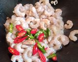 Foto langkah ke 3 dari resep Tumis Pepaya Muda Udang.