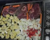 Foto del paso 3 de la receta: Osobuco con verduras a la plancheta