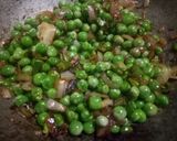 A picture of step 4 of Matar fry.