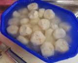 A picture of step 1 of Pork Prawn Meat Roll.