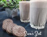 A picture of step 3 of Oreo Milkshake.