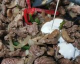 Foto langkah ke 3 dari resep Beef Stroganoff.